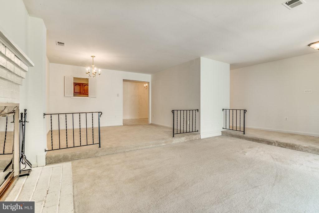 FAIRFAX PLAZA - Residential Lease