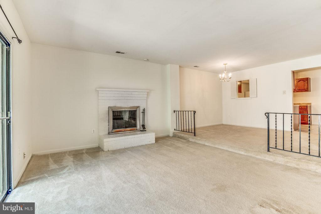 FAIRFAX PLAZA - Residential Lease