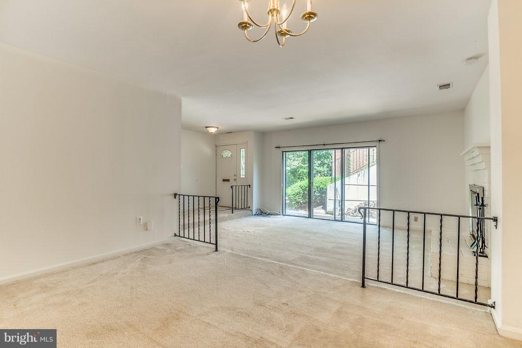 FAIRFAX PLAZA - Residential Lease