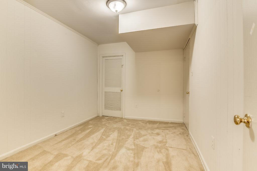 FAIRFAX PLAZA - Residential Lease