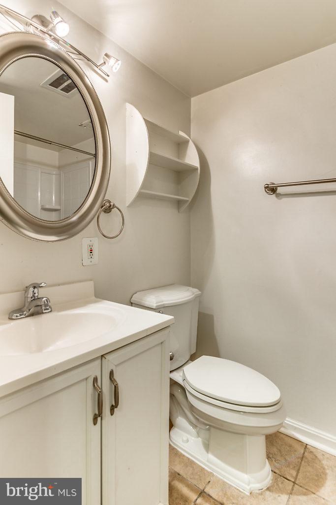 FAIRFAX PLAZA - Residential Lease