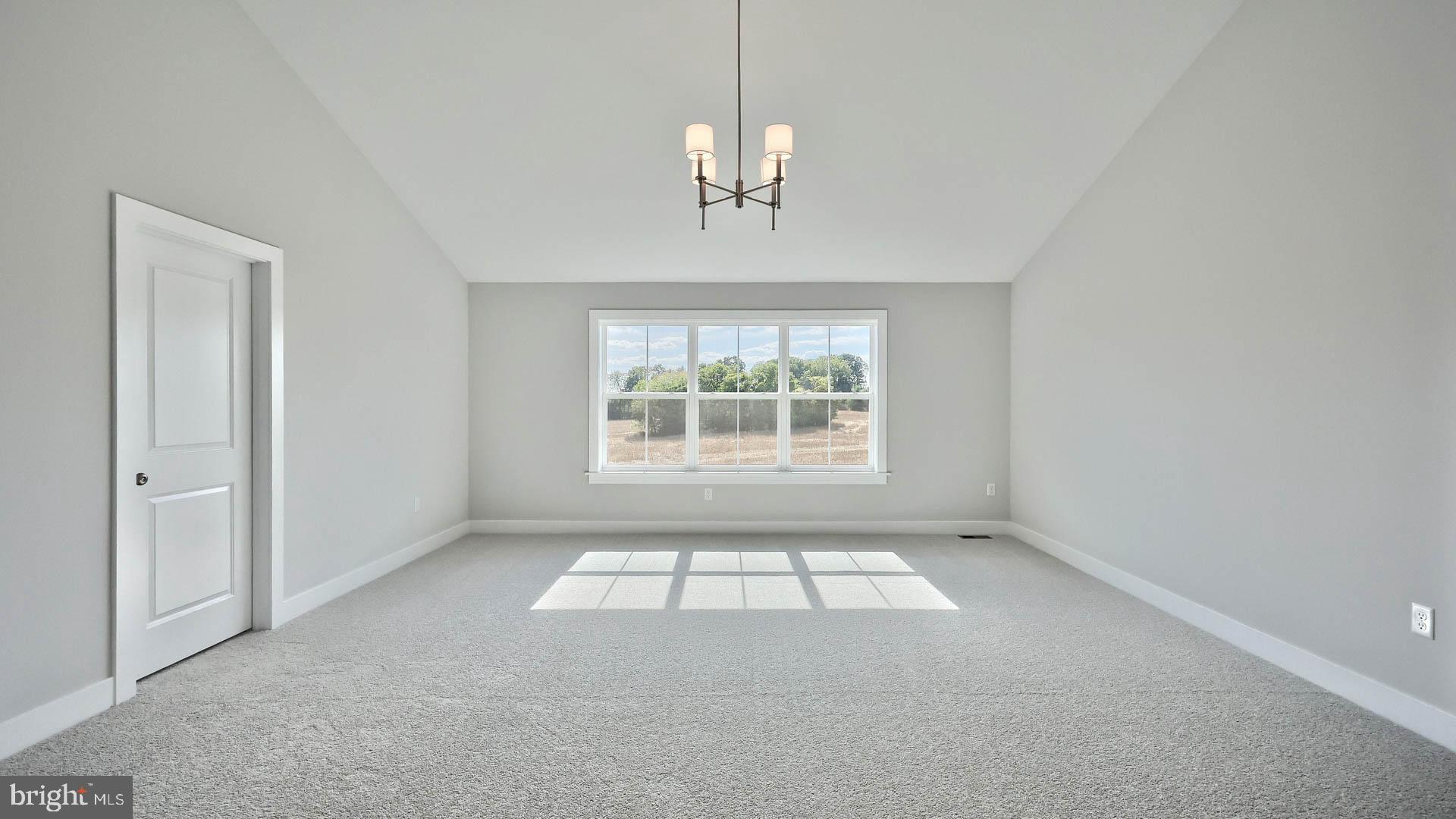 SUMMER LAYNE - Residential