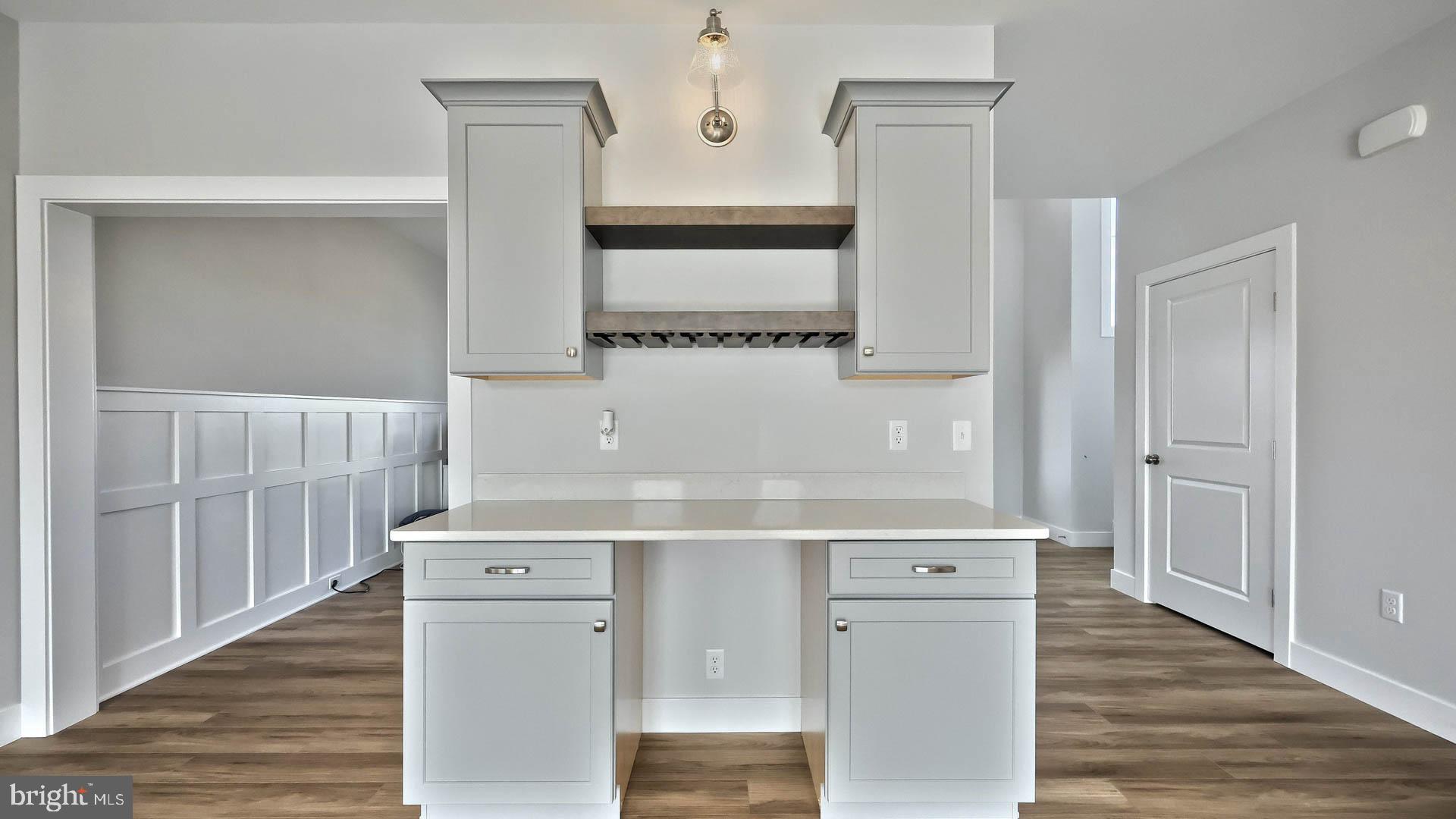 SUMMER LAYNE - Residential