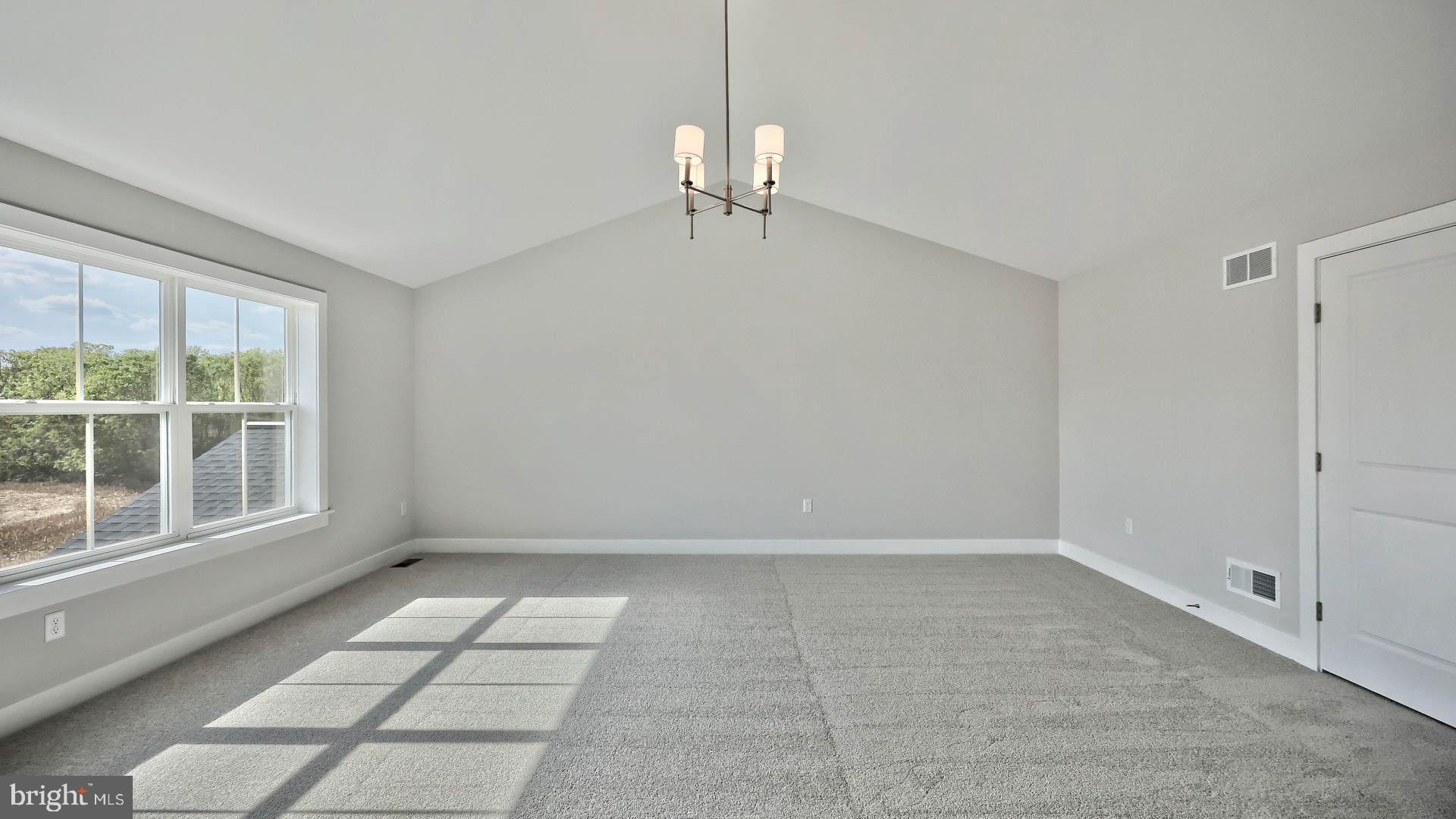 SUMMER LAYNE - Residential