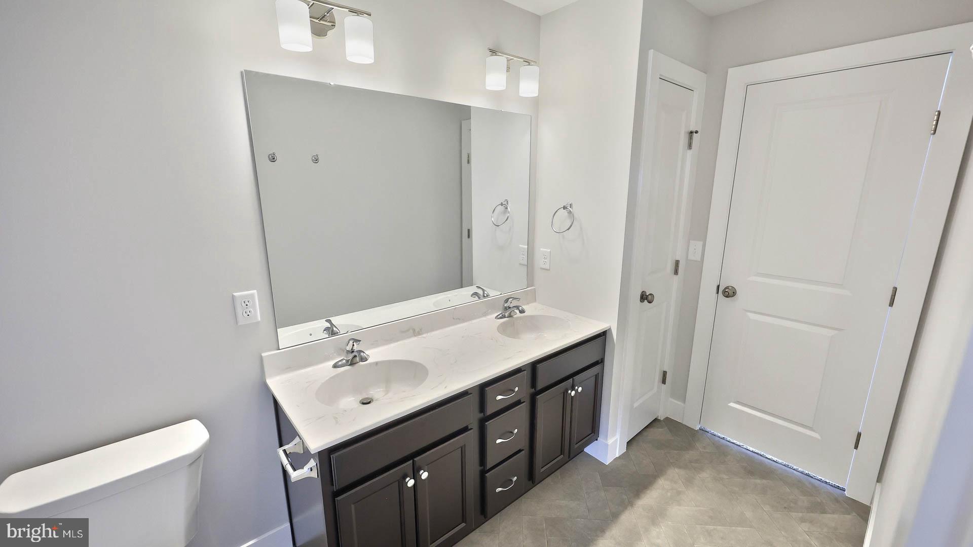 SUMMER LAYNE - Residential