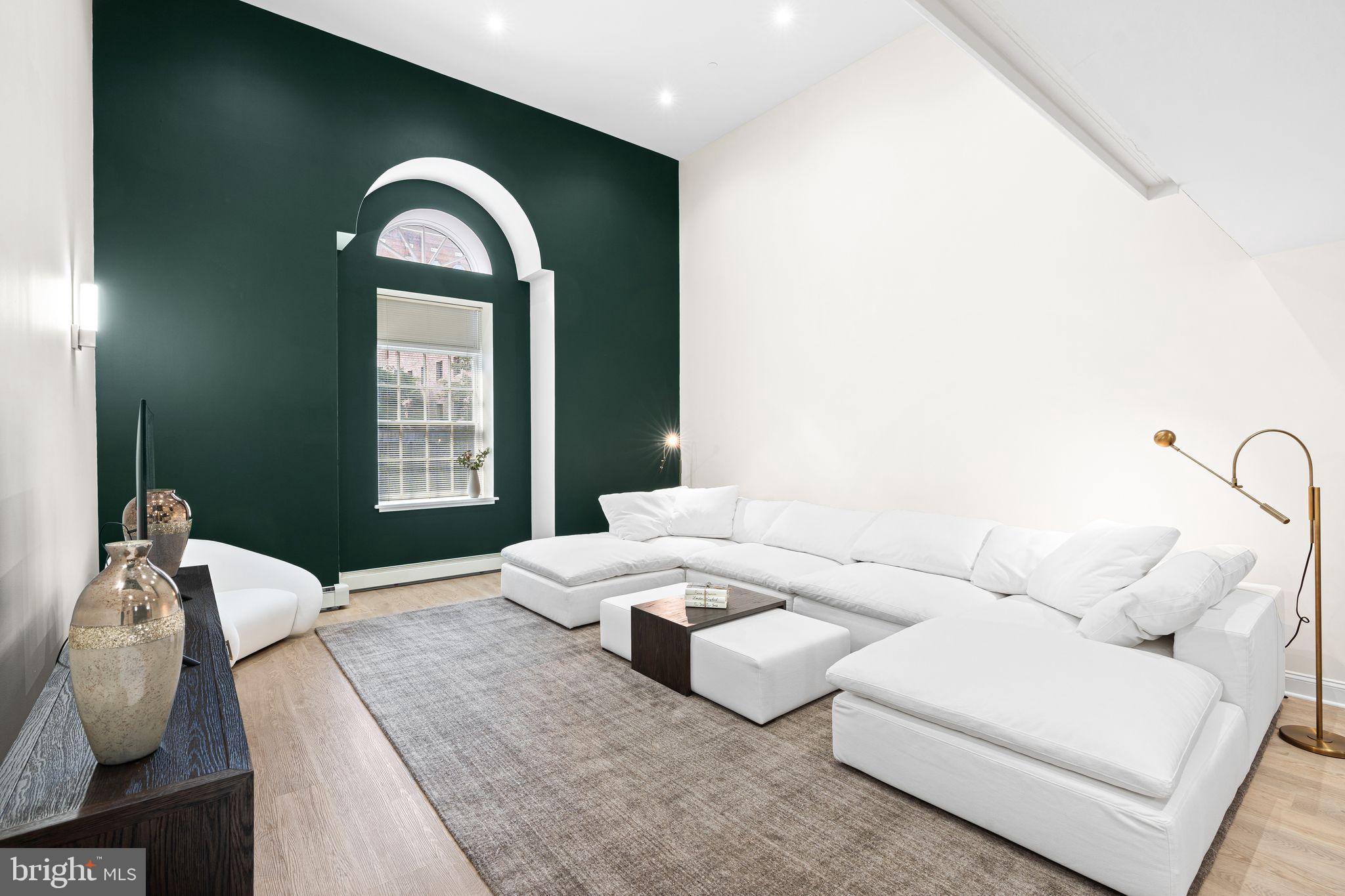 SOCIETY HILL - Residential