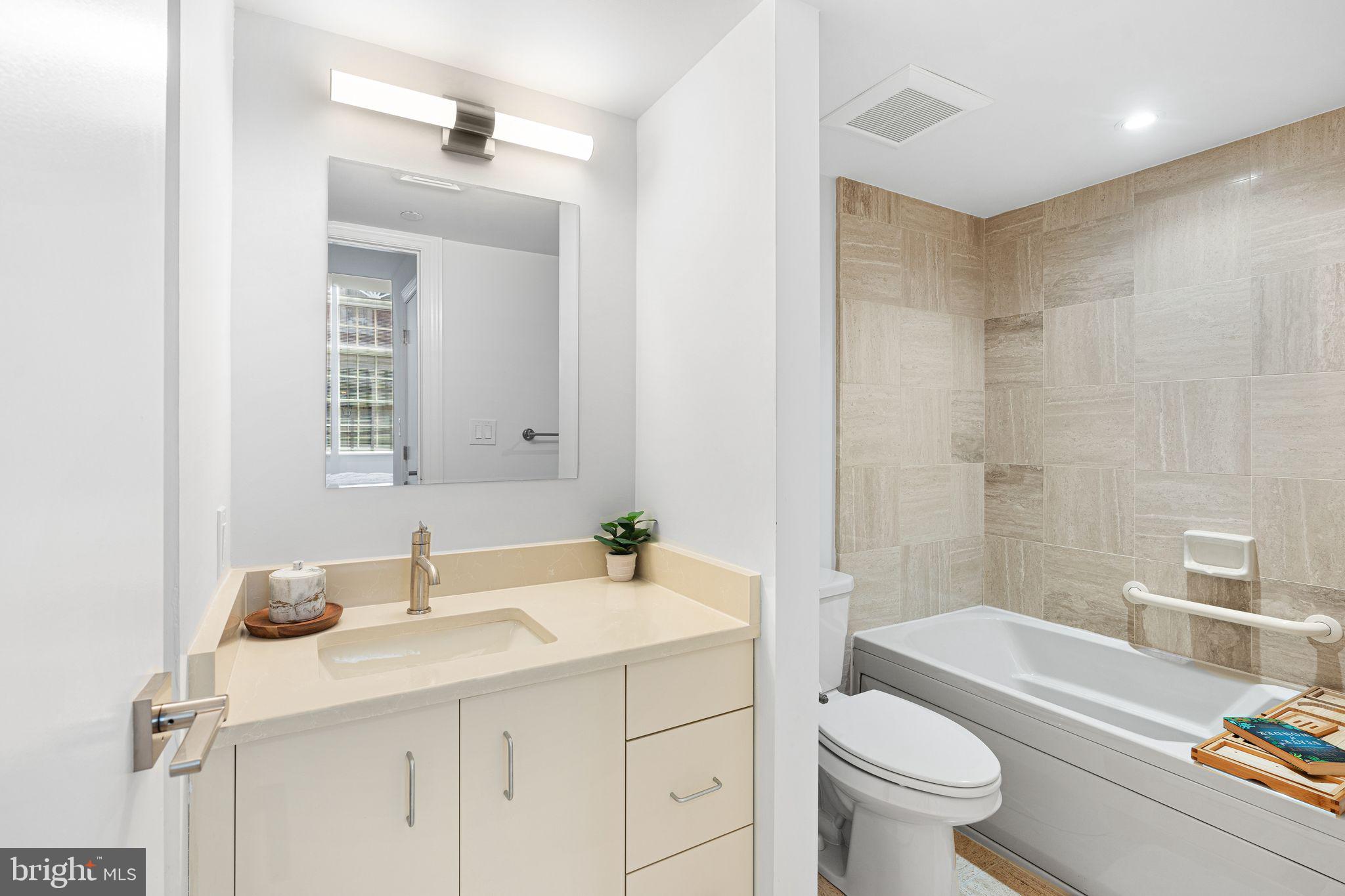 SOCIETY HILL - Residential