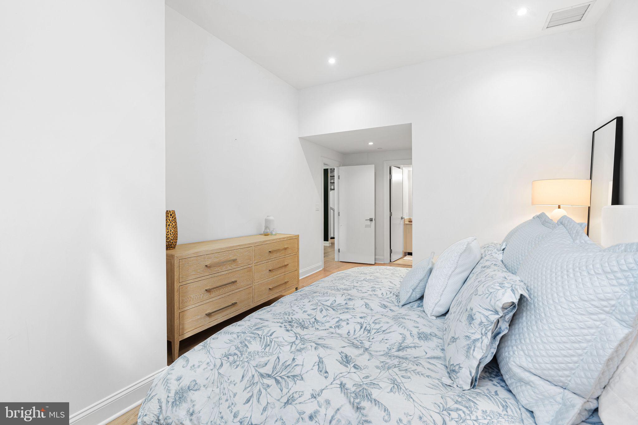 SOCIETY HILL - Residential