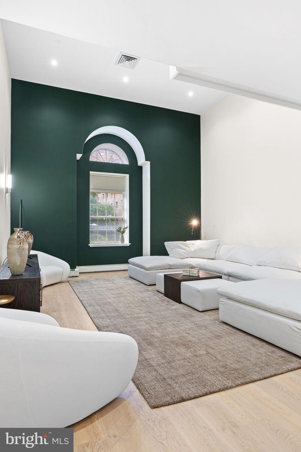 SOCIETY HILL - Residential