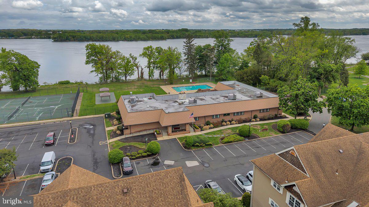 DELAIRE LANDING - Residential