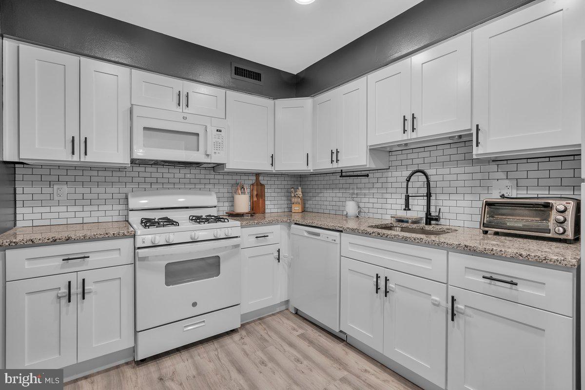 DELAIRE LANDING - Residential