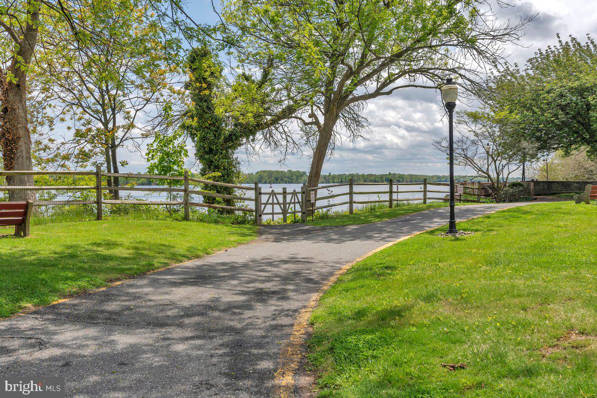DELAIRE LANDING - Residential