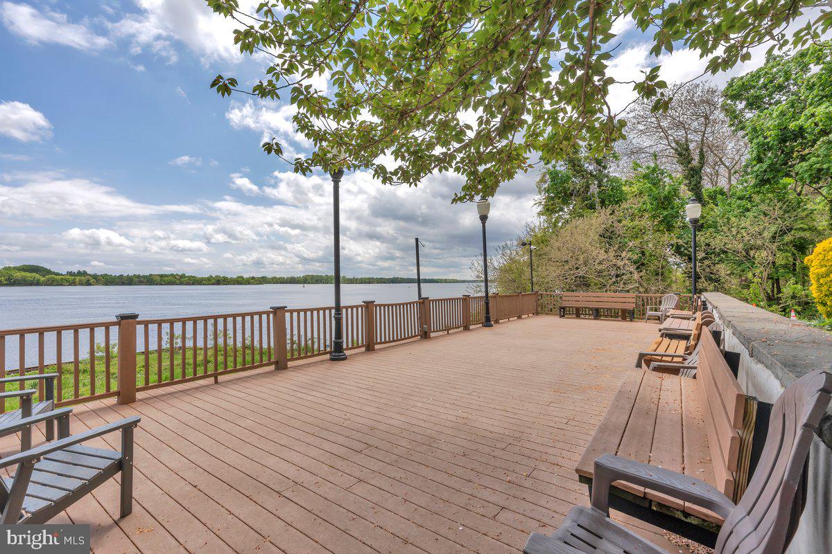 DELAIRE LANDING - Residential