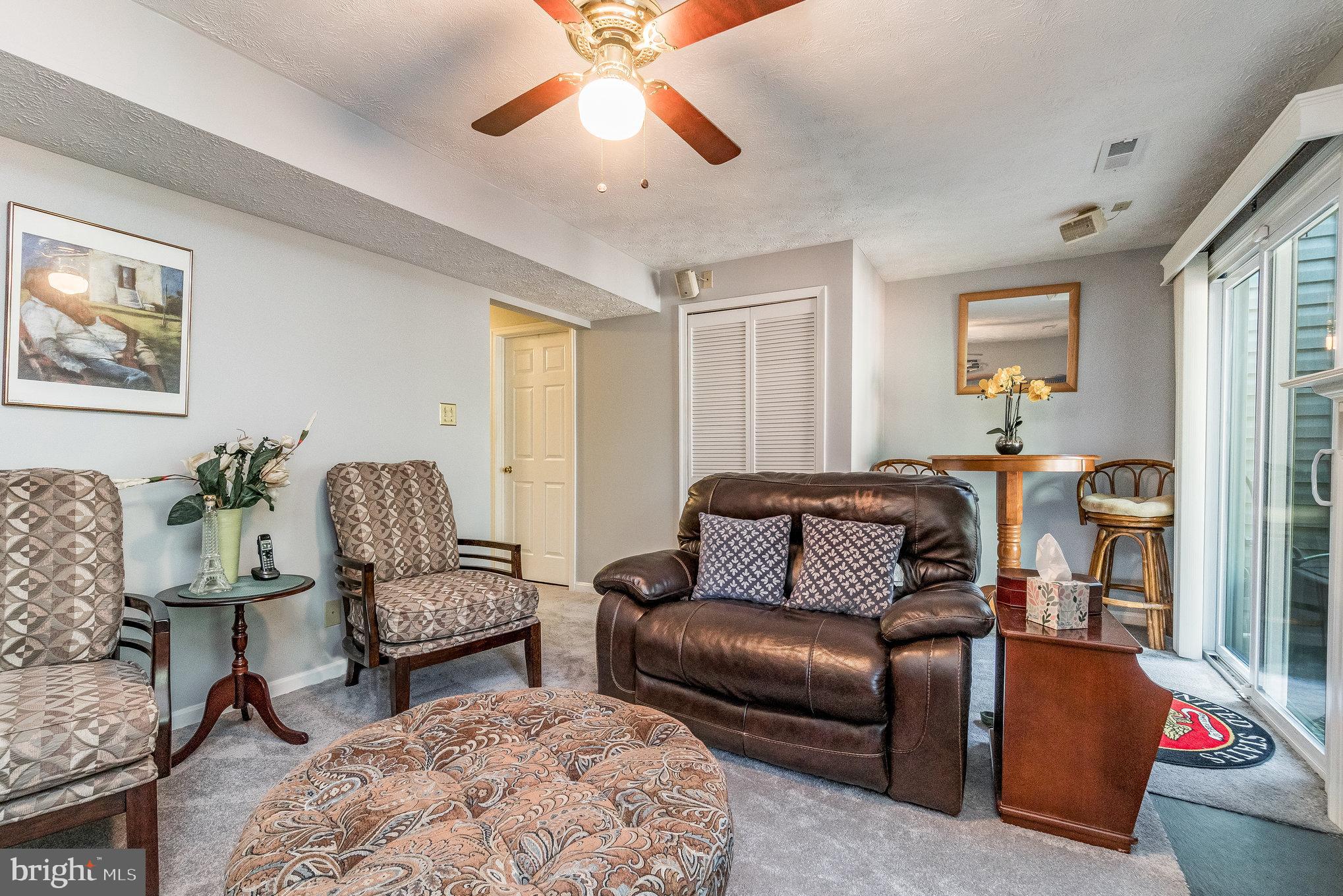 HAMPTON OAKS - Residential