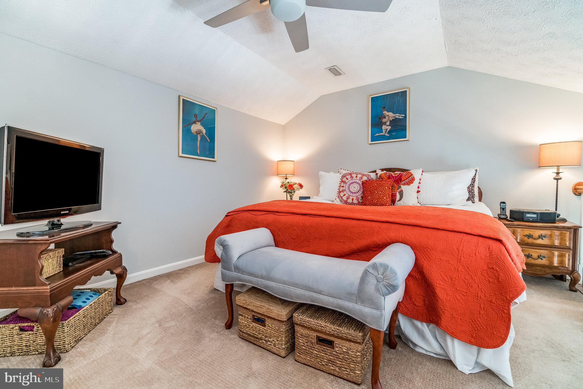 HAMPTON OAKS - Residential