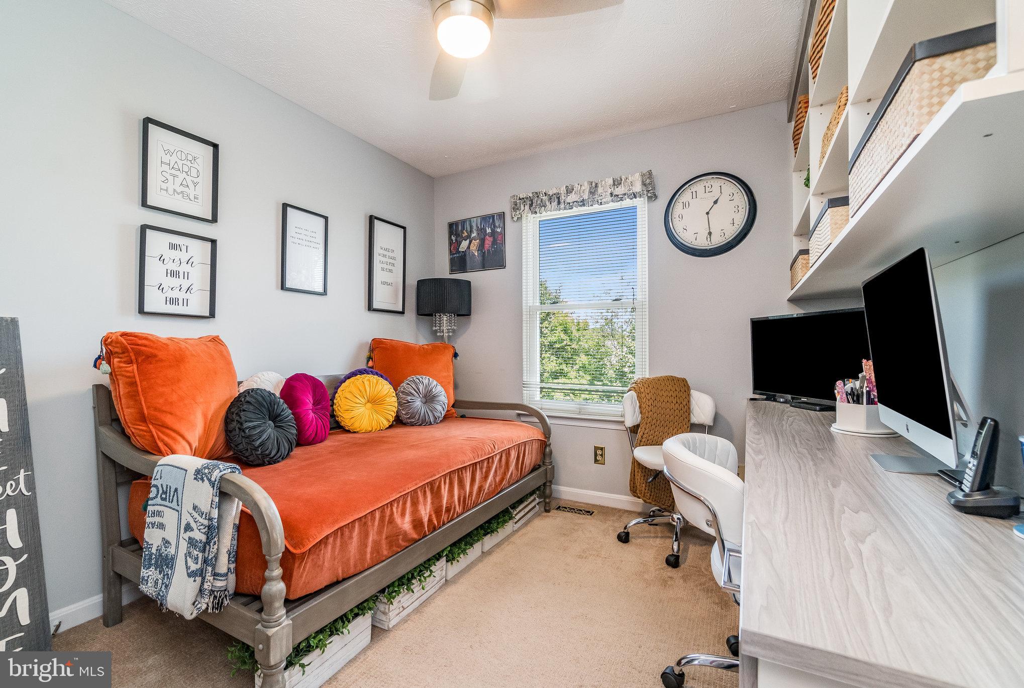 HAMPTON OAKS - Residential