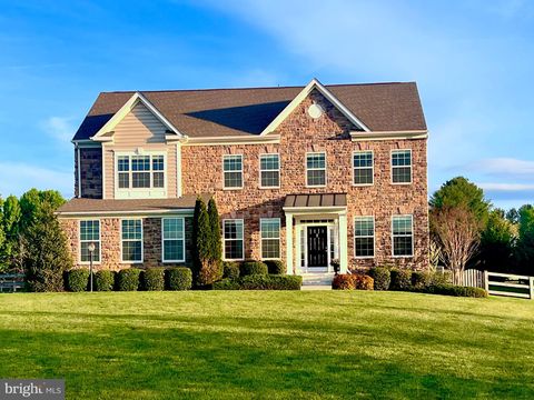 38640 WOODSAGE COURT WATERFORD VA 20197