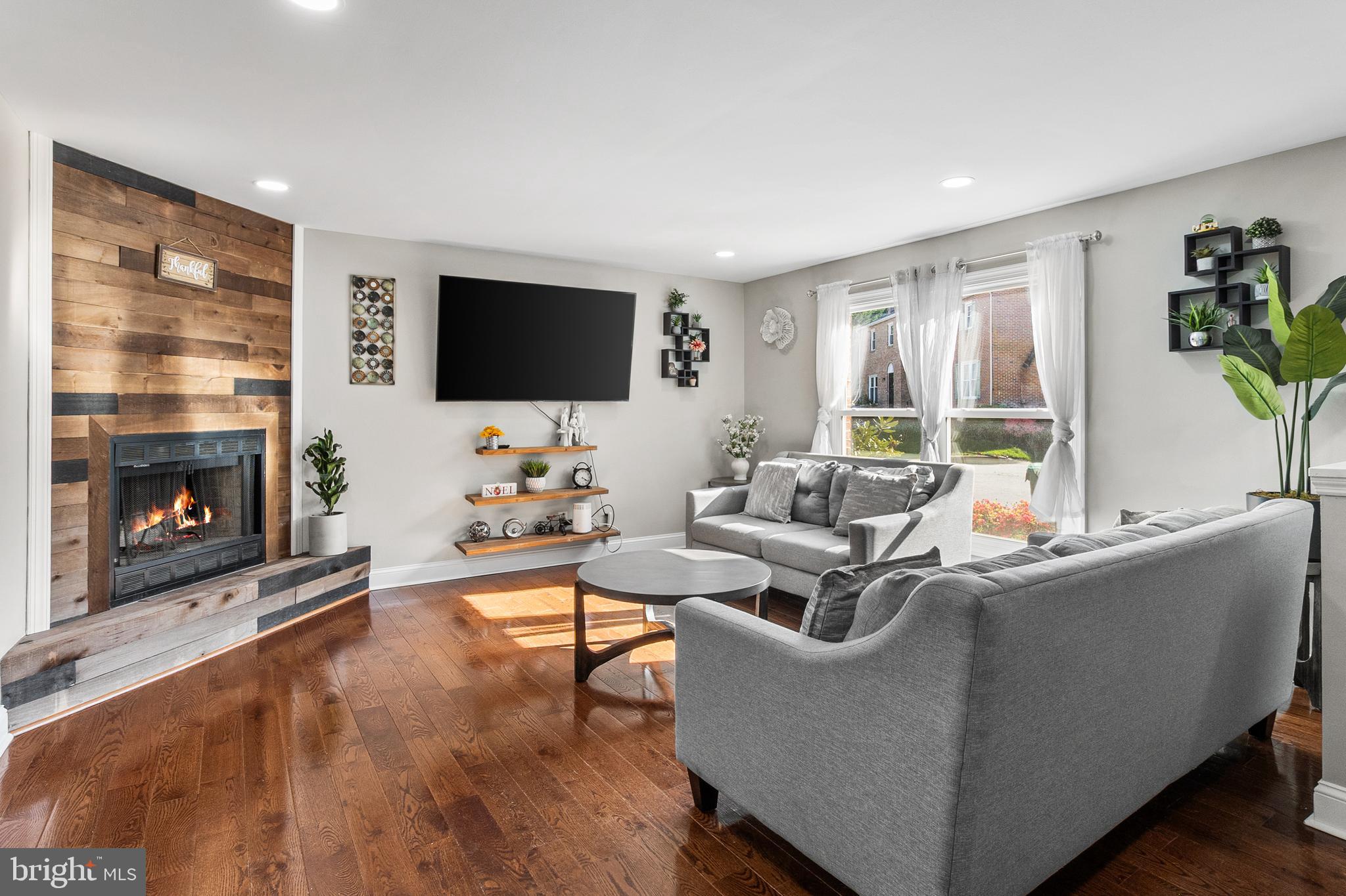 11 WELLINGTON WEST DRIVE