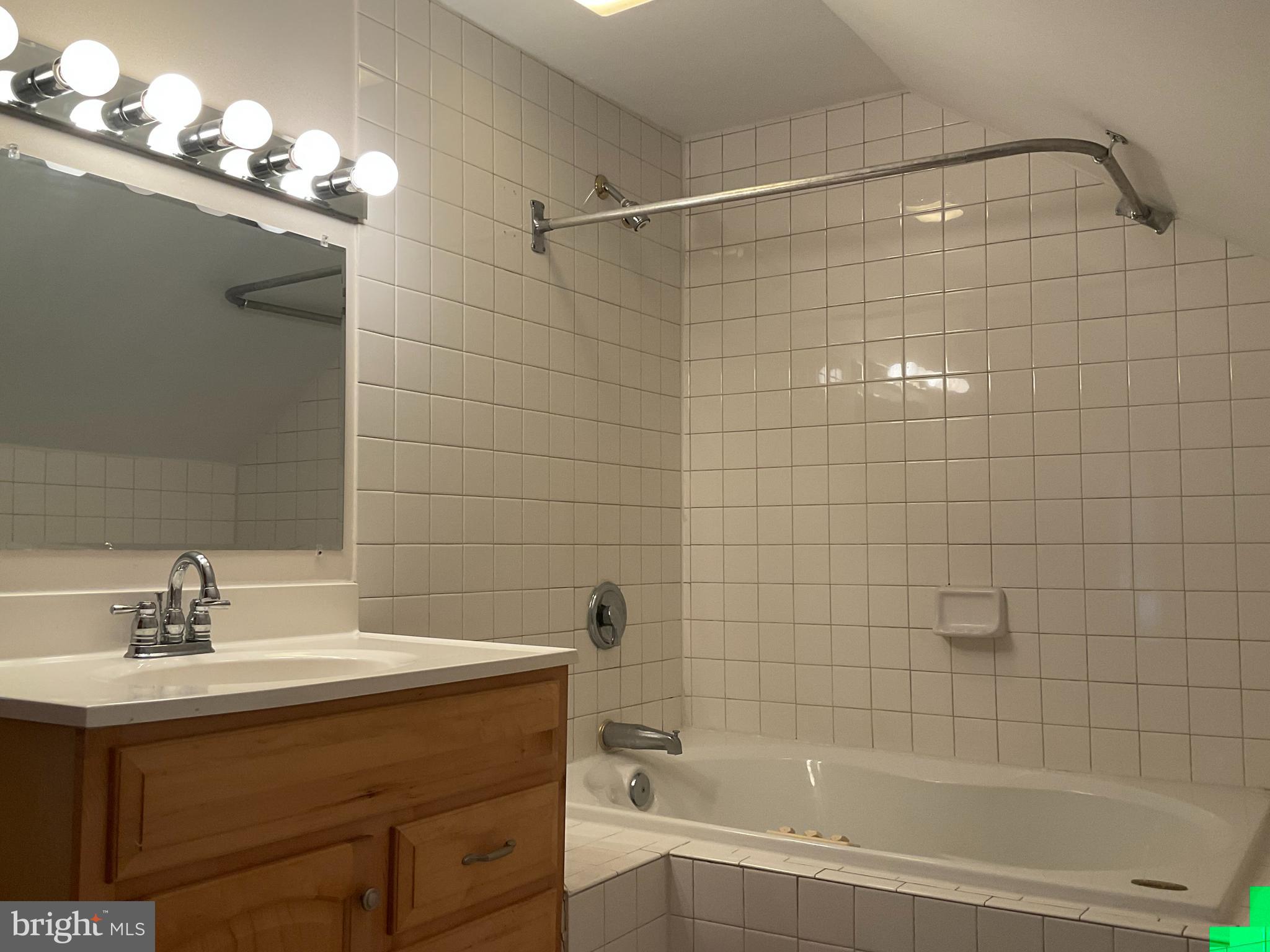 MARYLAND AVENUE - Residential