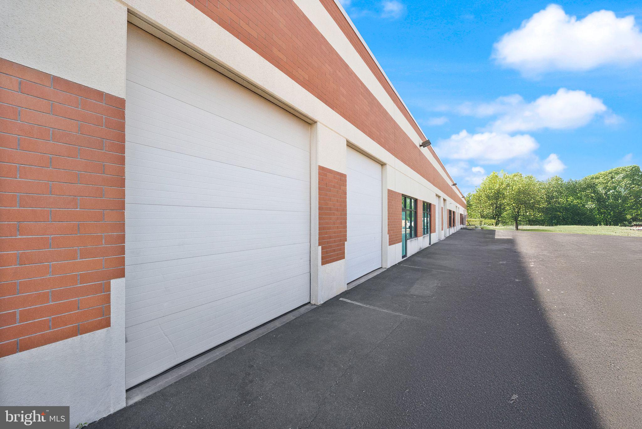 45915 MARIES ROAD 180