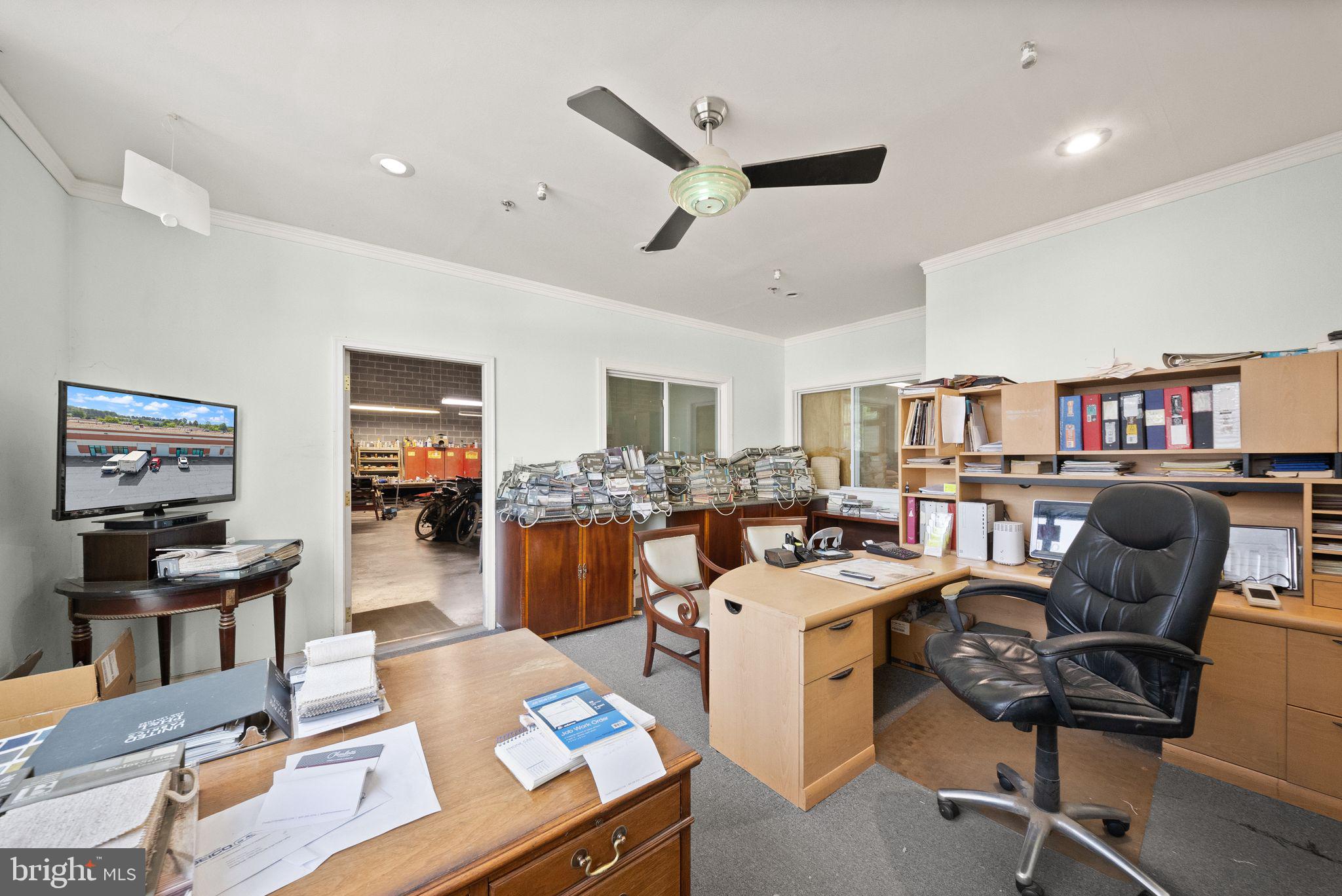 45915 MARIES ROAD 180