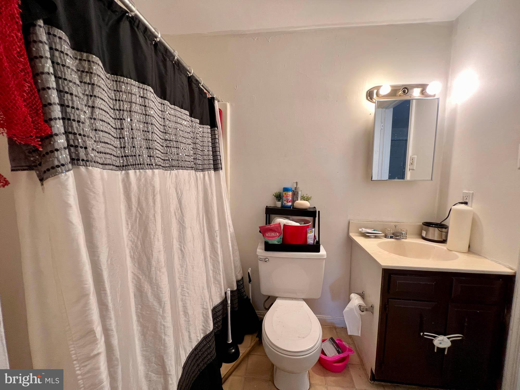 VAN DYKE MANOR - Residential