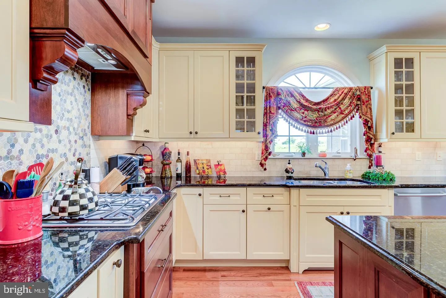 Oxford, Pennsylvania 19363, United States, 4 Bedrooms Bedrooms, ,4 BathroomsBathrooms,Residential,Pending,43198