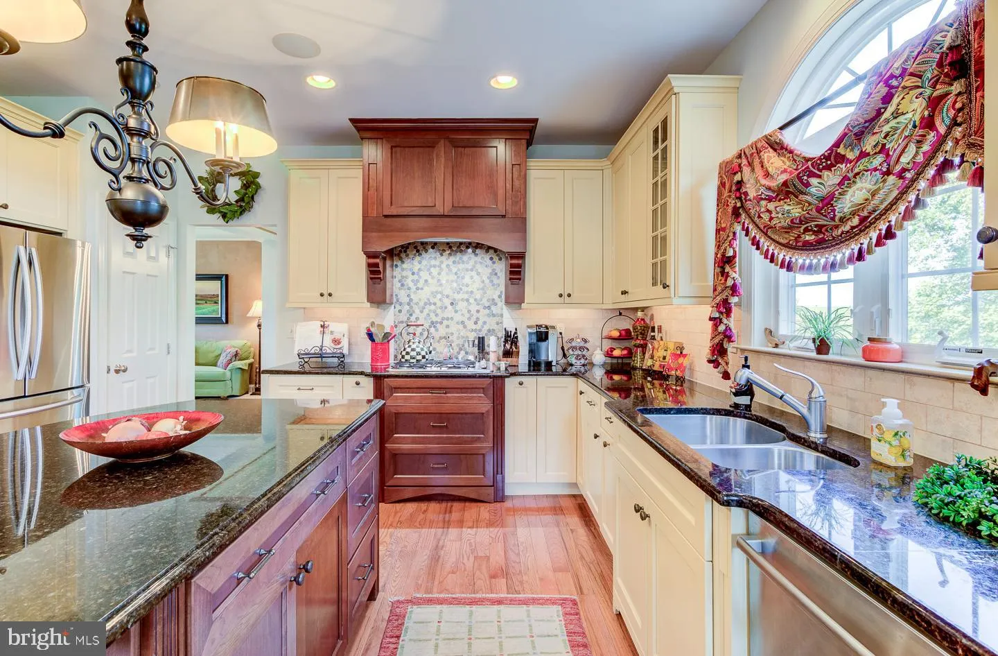 Oxford, Pennsylvania 19363, United States, 4 Bedrooms Bedrooms, ,4 BathroomsBathrooms,Residential,Pending,43198