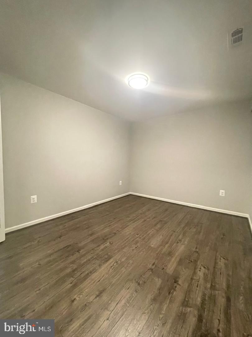 LANDMARK SQUARE - Residential Lease