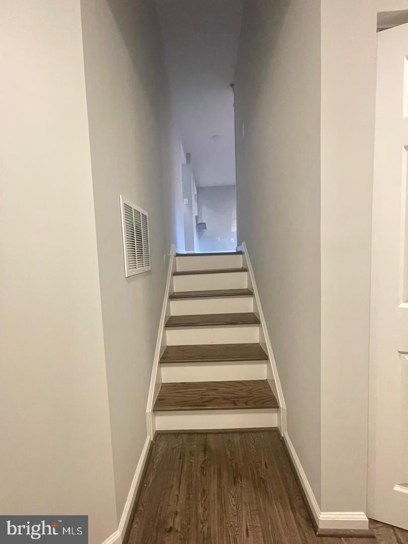 LANDMARK SQUARE - Residential Lease