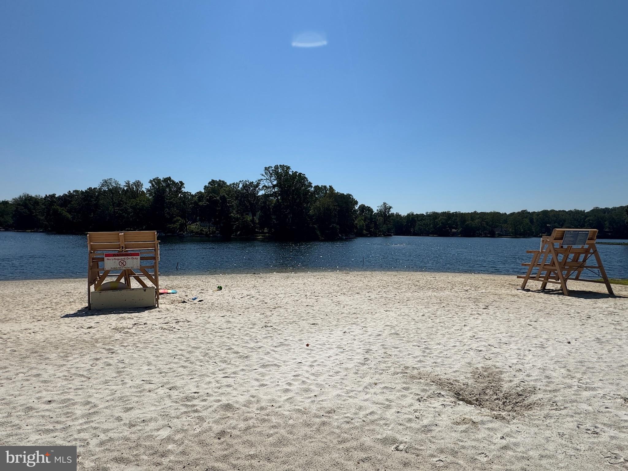 LAKE BARCROFT - Residential