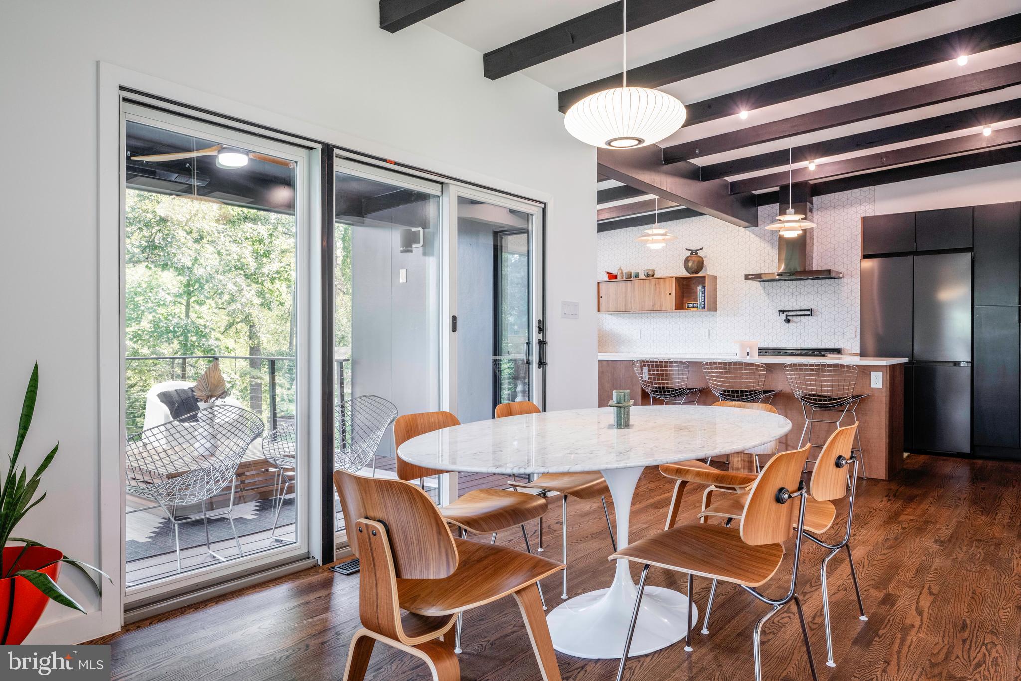 LAKE BARCROFT - Residential