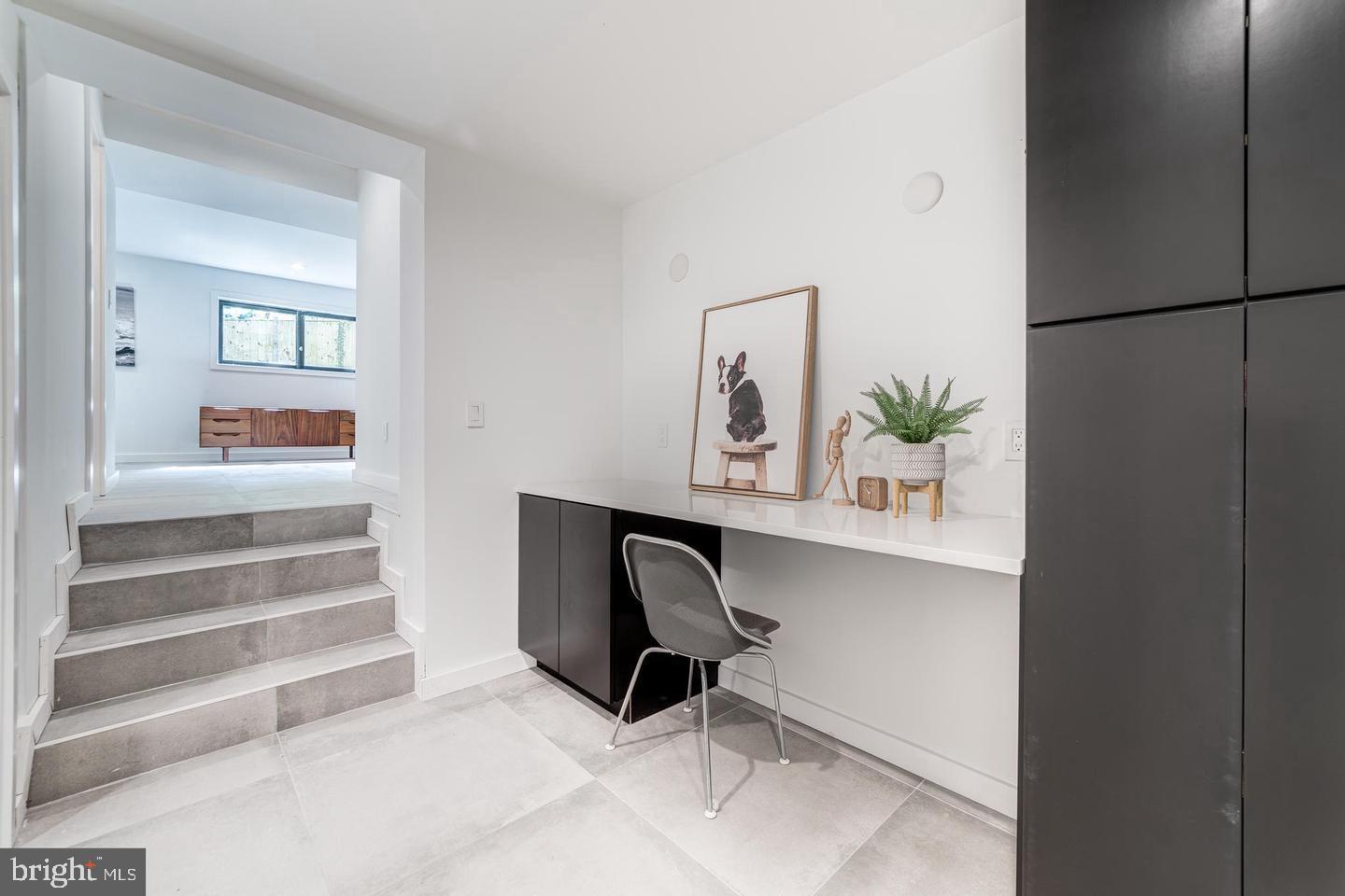 LAKE BARCROFT - Residential