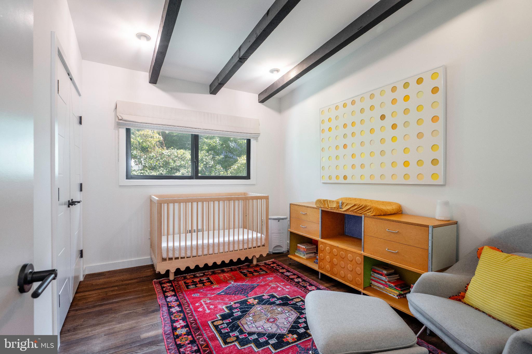 LAKE BARCROFT - Residential