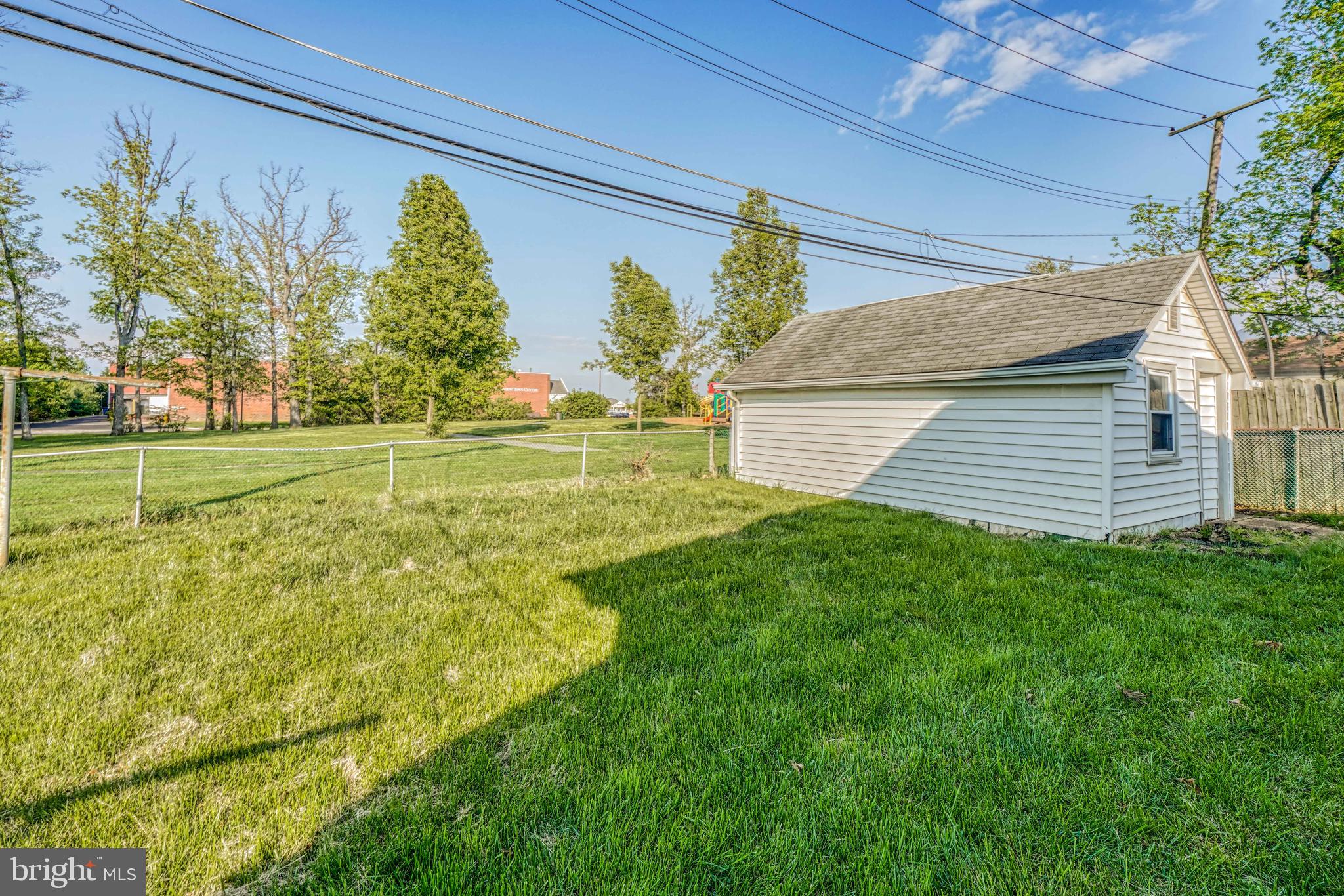 EDGEWATER - Residential