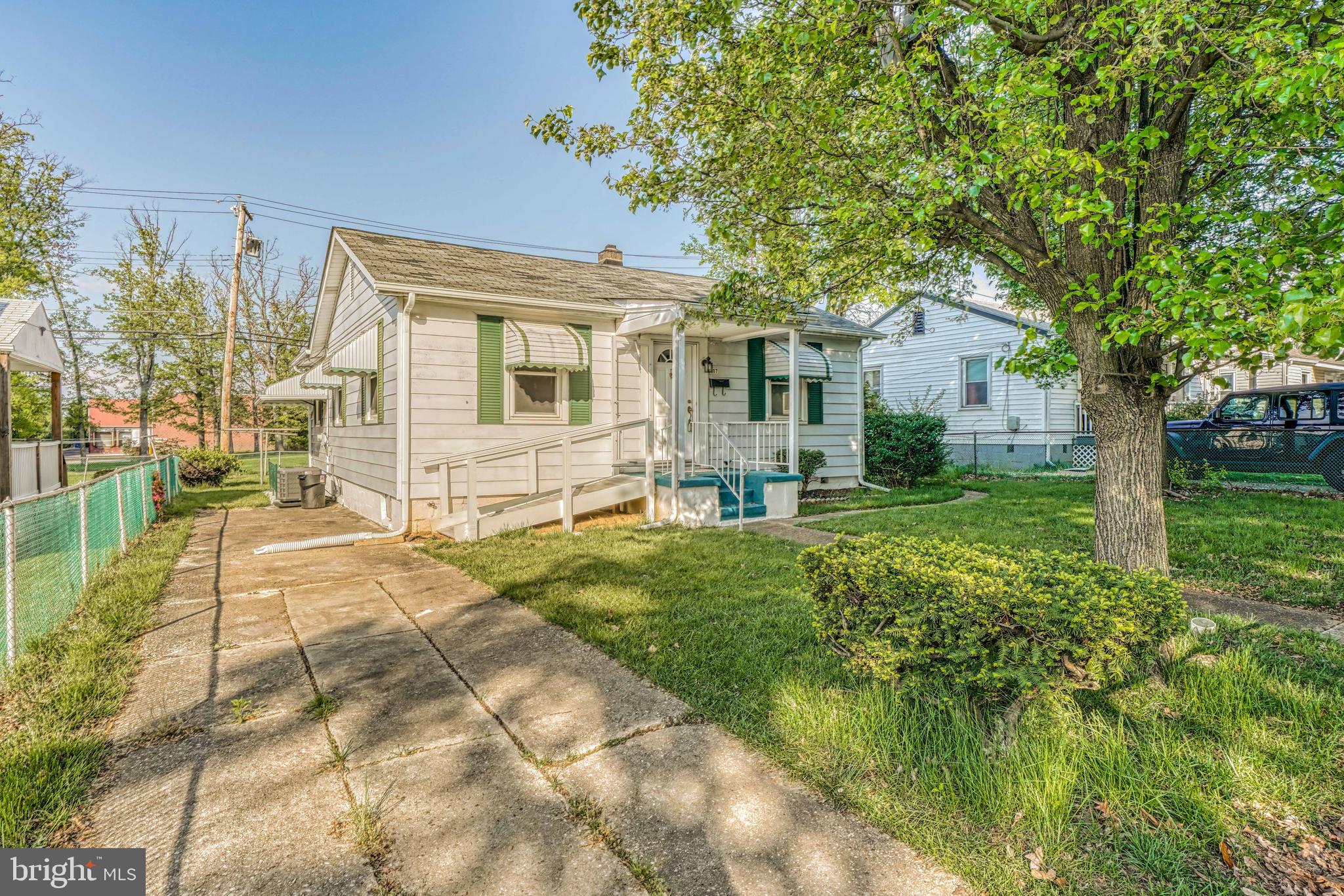 EDGEWATER - Residential