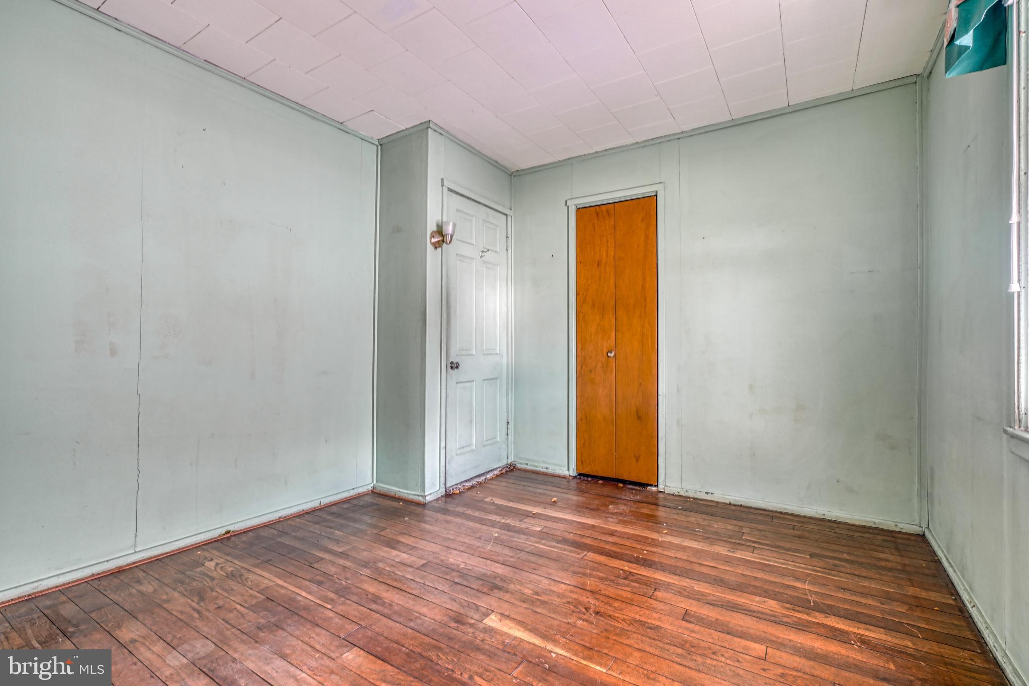 EDGEWATER - Residential