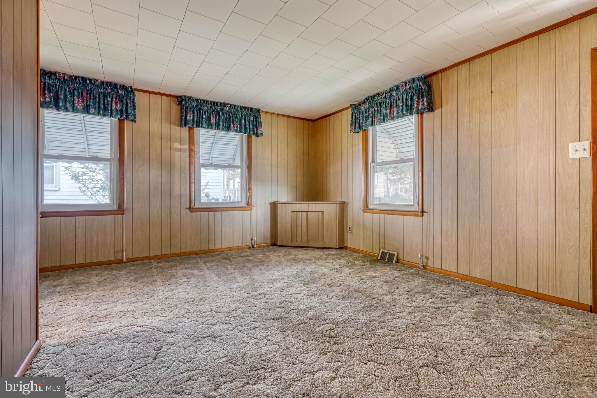 EDGEWATER - Residential