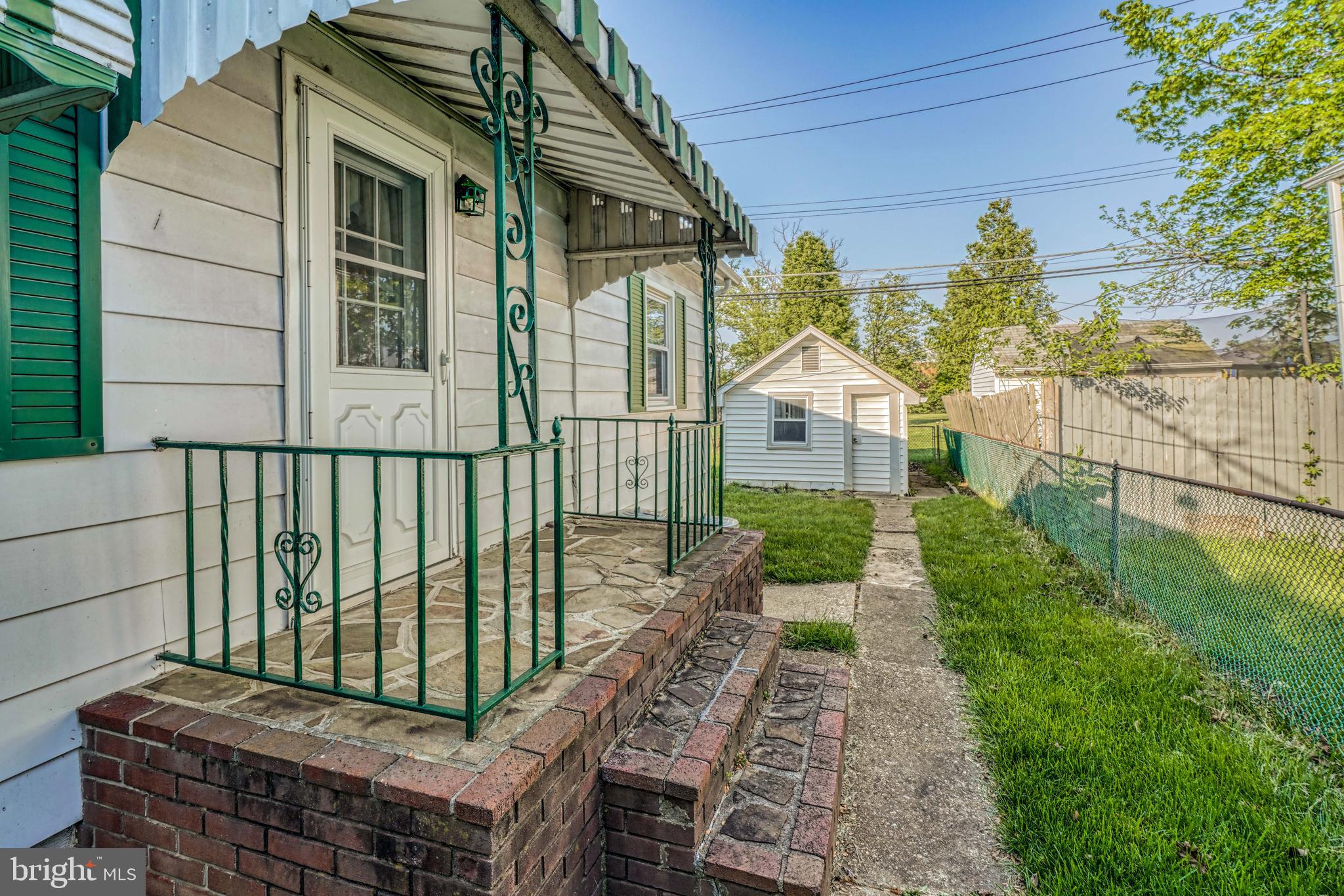 EDGEWATER - Residential