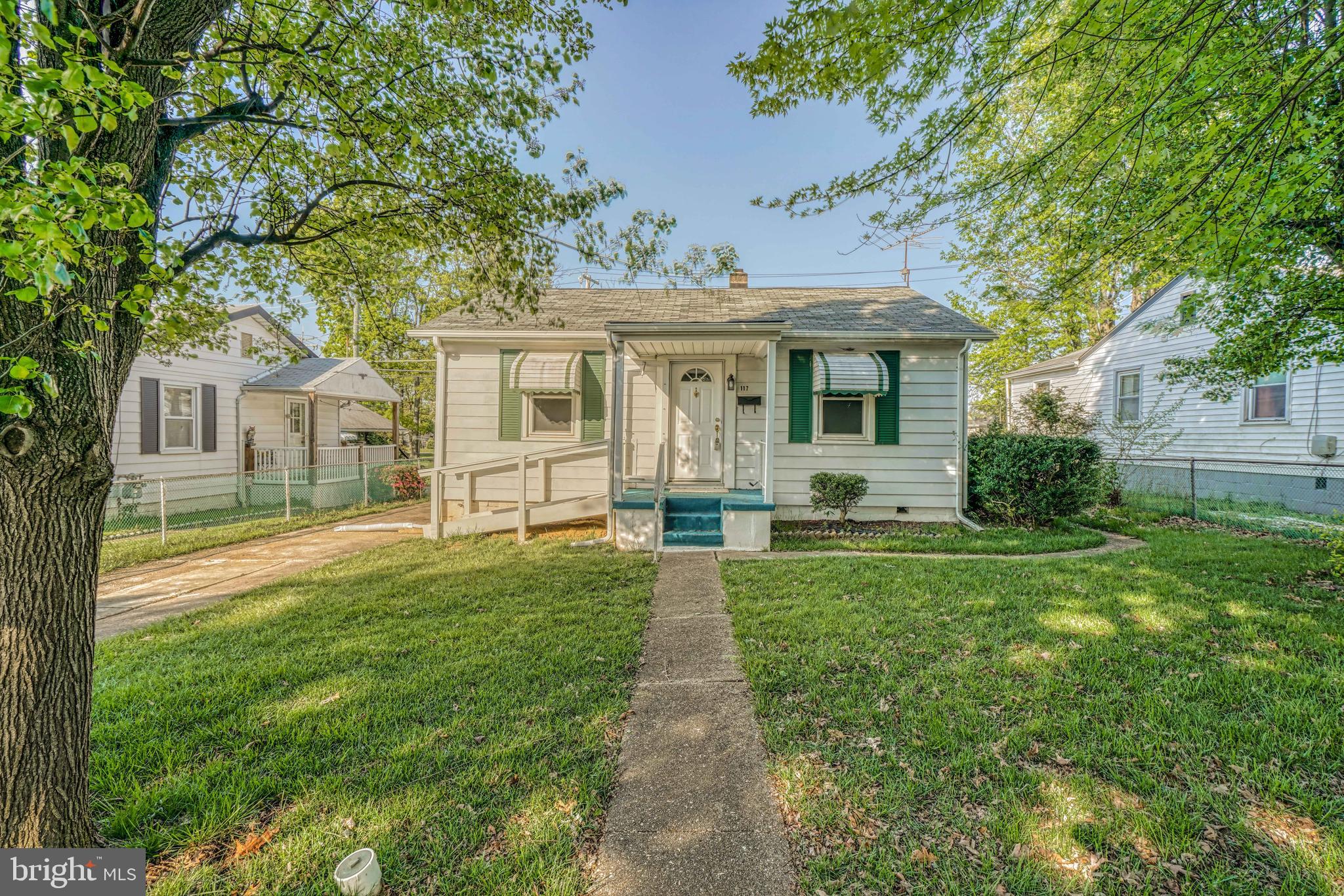 EDGEWATER - Residential