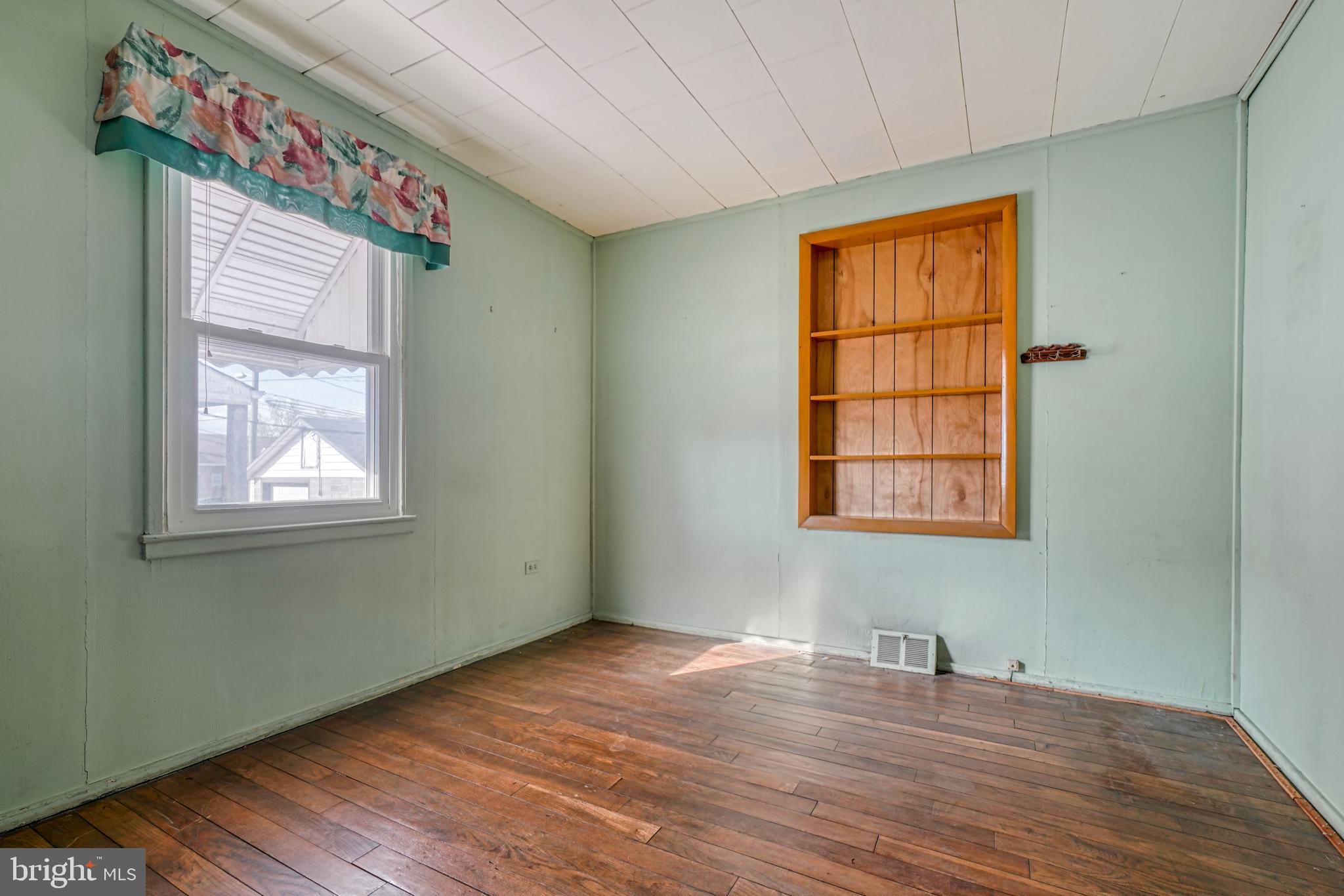 EDGEWATER - Residential