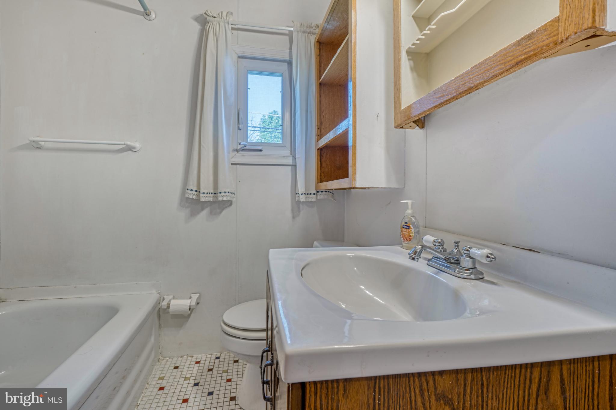 EDGEWATER - Residential