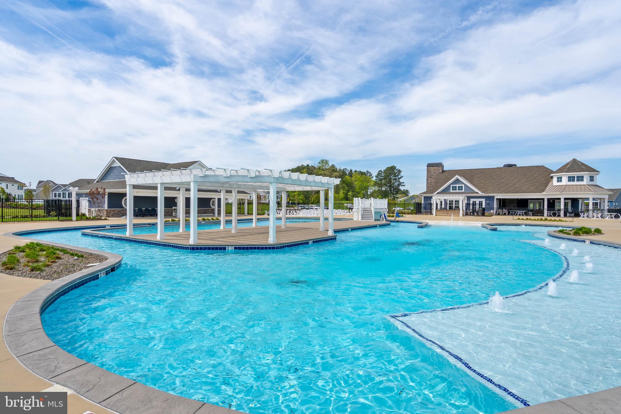 PENINSULA LAKES - Residential