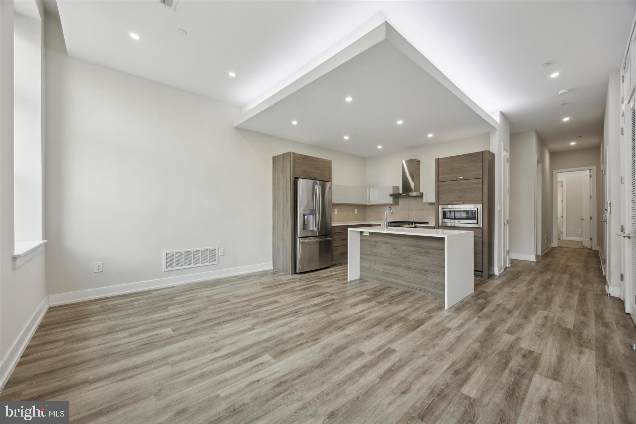 802 SANSOM STREET 303