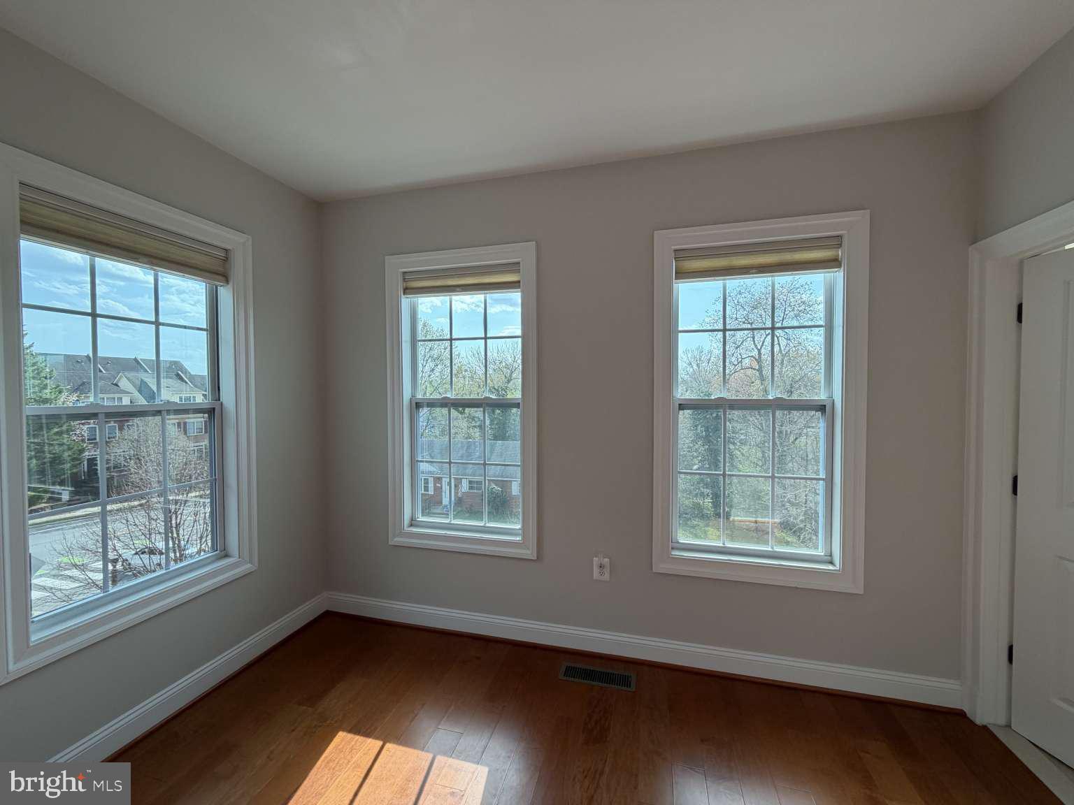 BALLSTON PARK - Residential