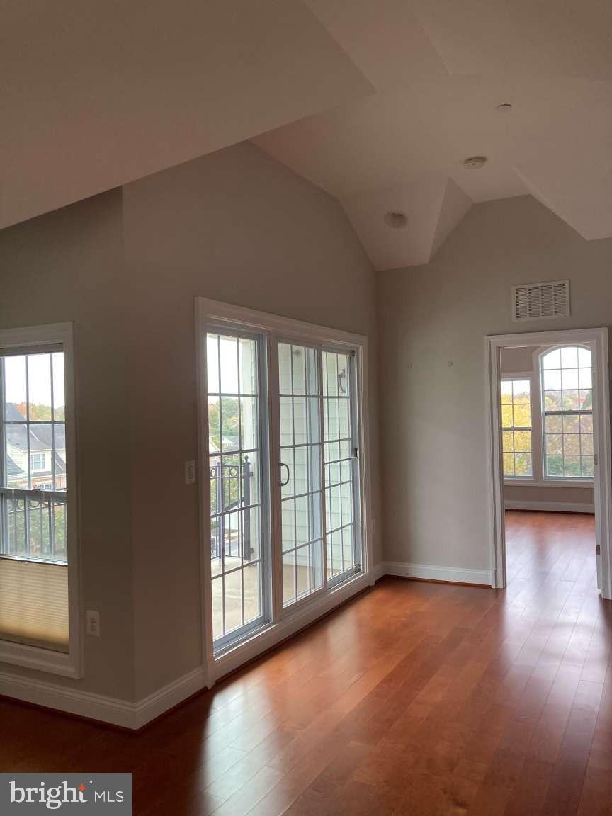 BALLSTON PARK - Residential