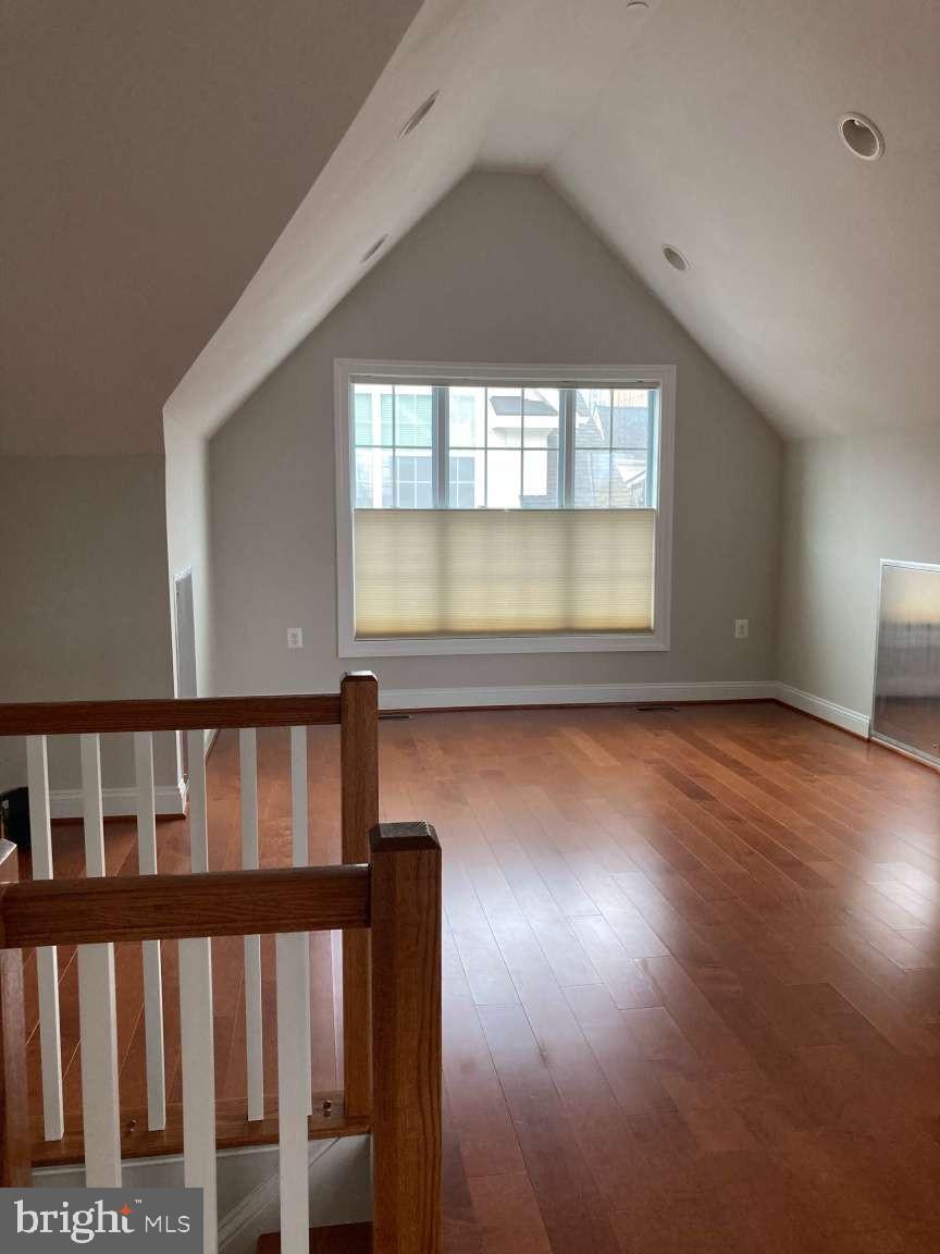 BALLSTON PARK - Residential