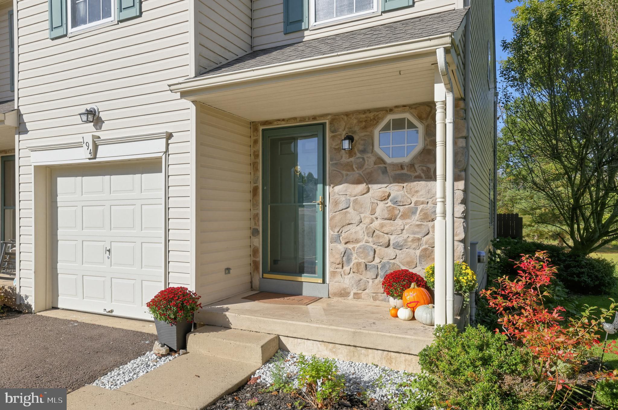 194 STRAWBERRY LANE