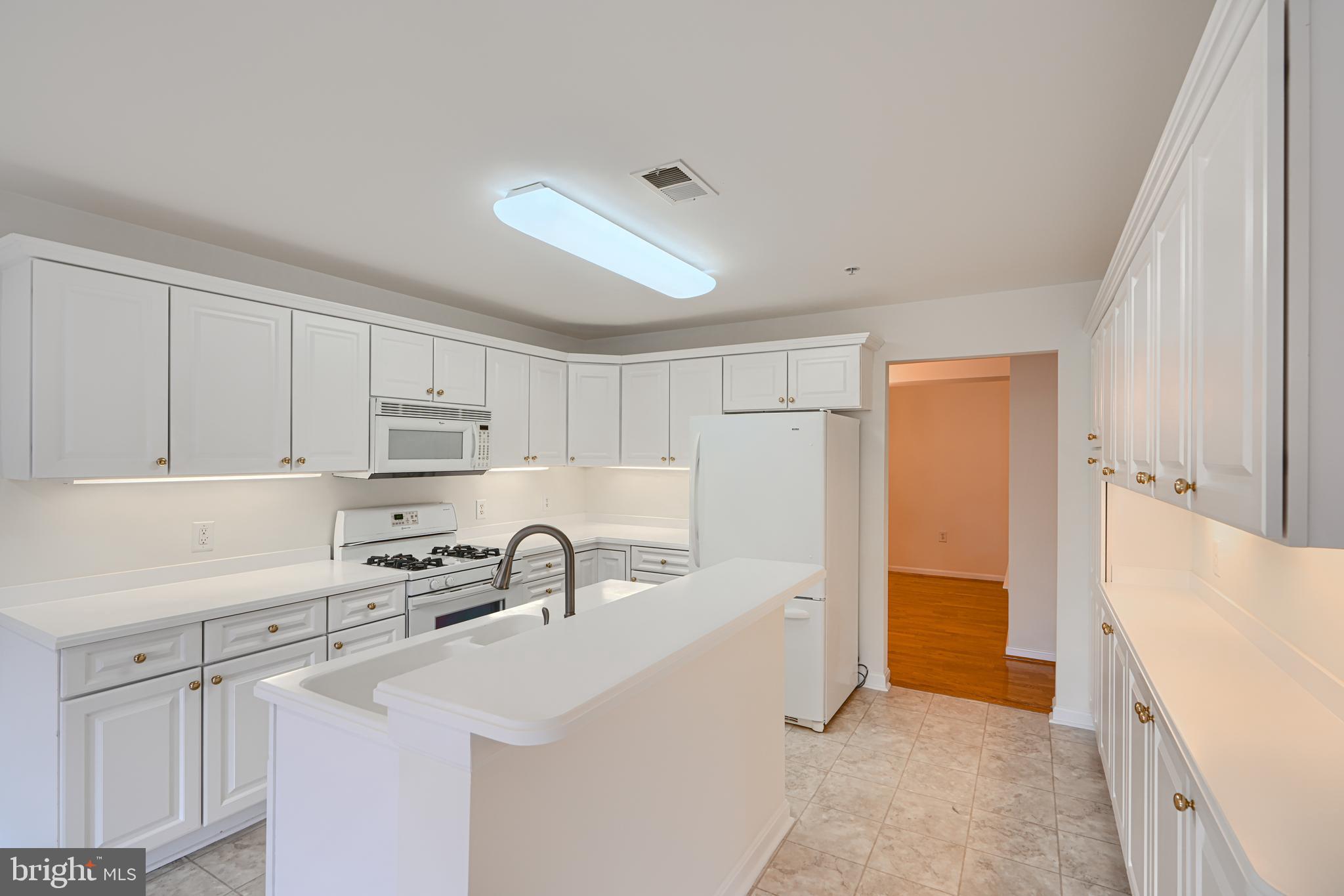 ROUNDWOOD RIDGE - Residential