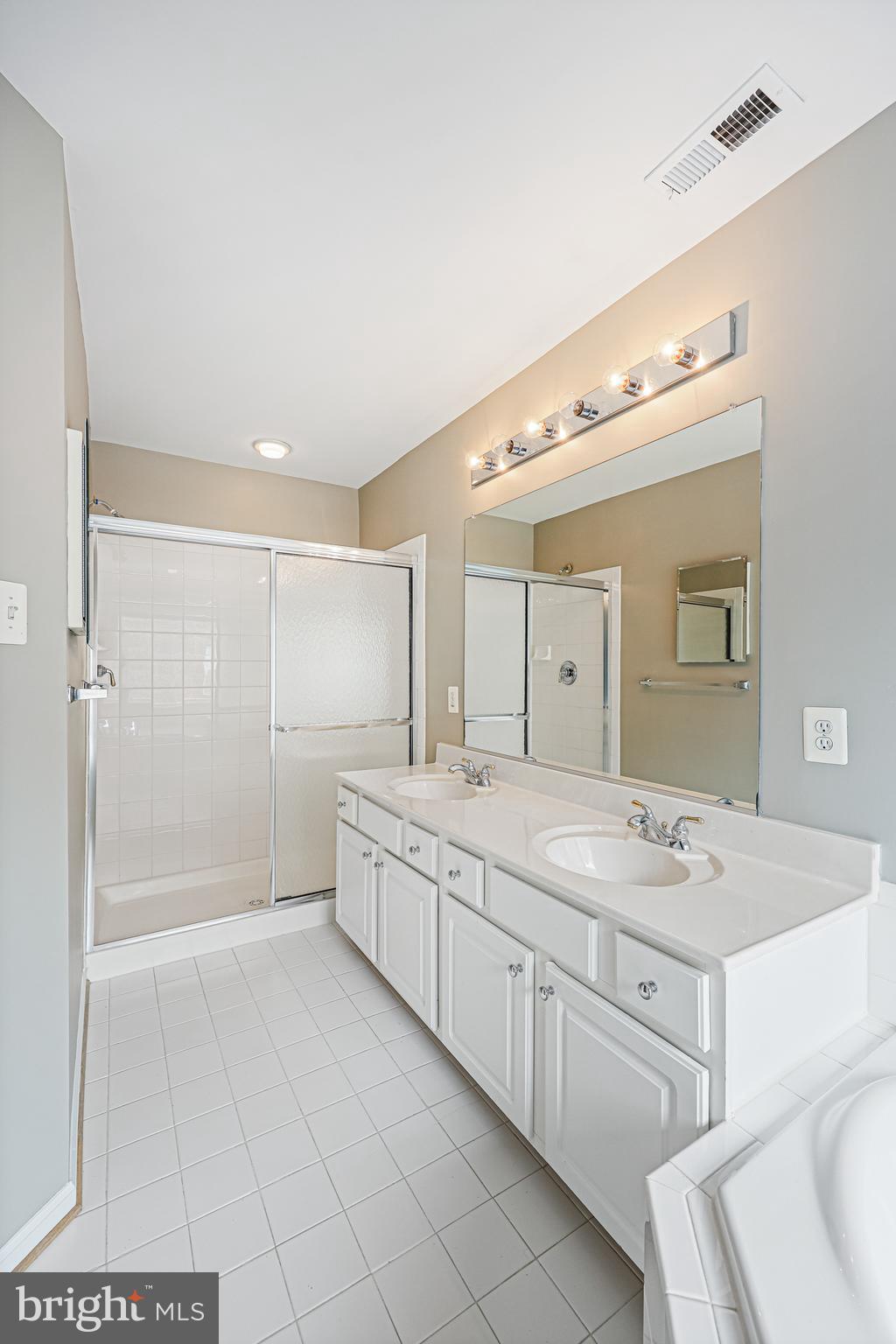 GOVERNORS GRANT - Residential Lease